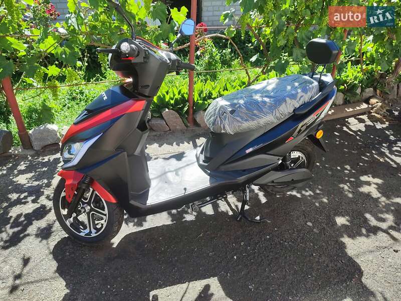 Скутер Forte Leon 2023 в Хороле