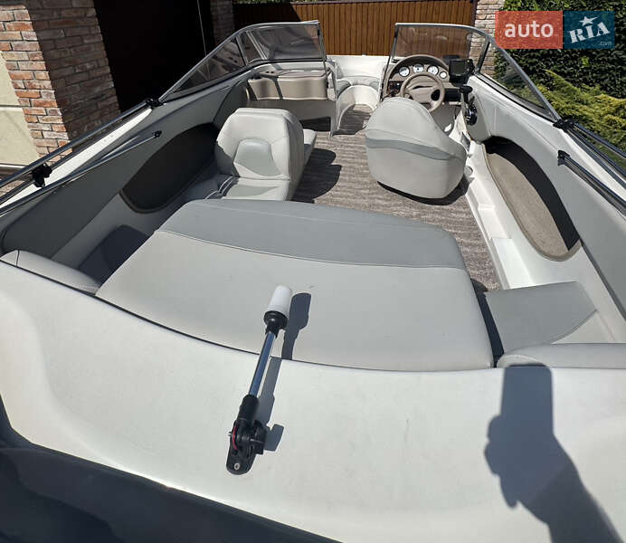 Катер Four Winns Freedom 2003 в Днепре