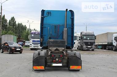 Тягач Freightliner Columbia 2004 в Днепре