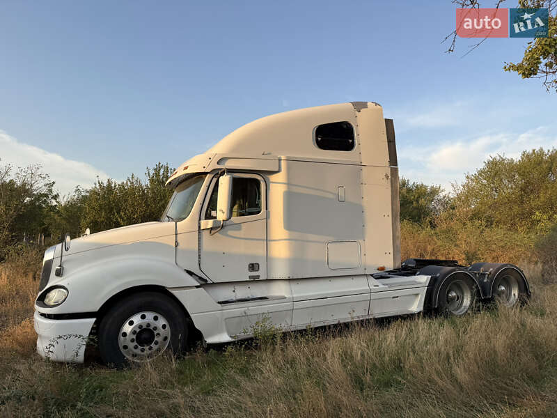 Контейнеровоз Freightliner Columbia 2003 в 