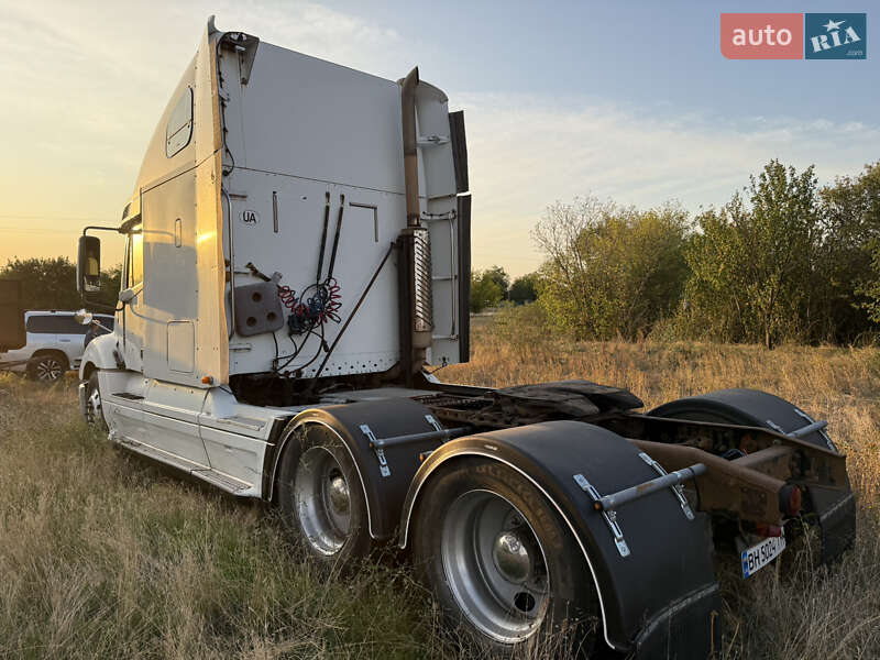 Контейнеровоз Freightliner Columbia 2003 в Арбузинке