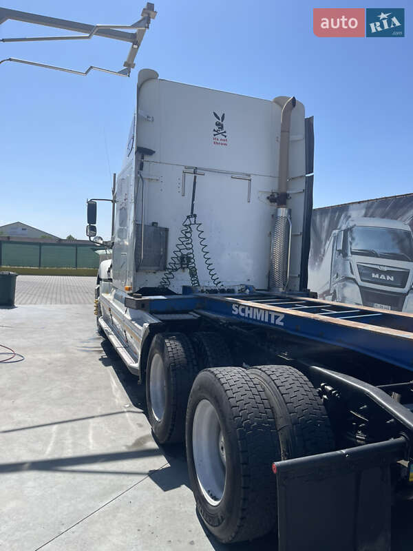 Тягач Freightliner Columbia 2002 в Одессе