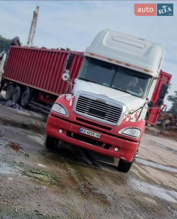 Контейнеровоз Freightliner Columbia 2003 в Днепре