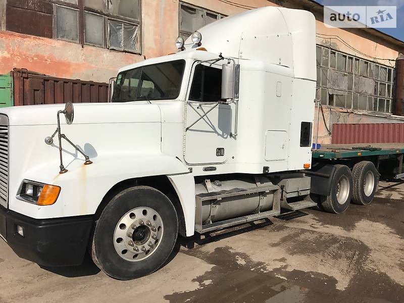 Тягач Freightliner FLD 2000 в 