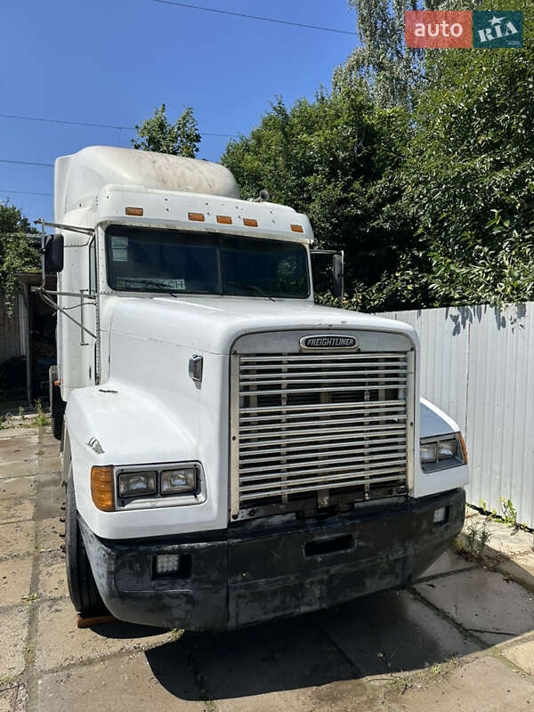 Тягач Freightliner FLD 2001 в Львове