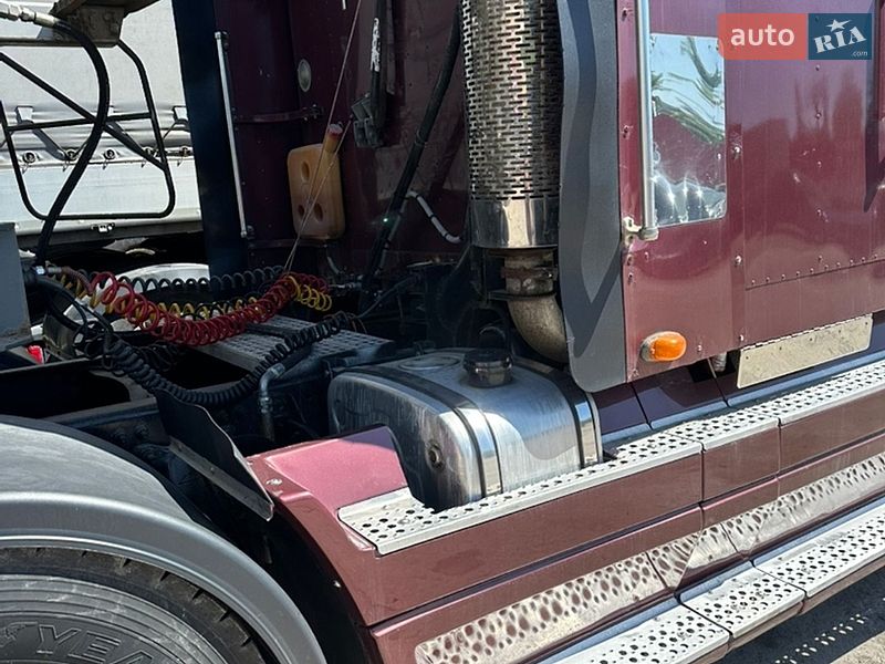 Тягач Freightliner FLD 2003 в Ровно