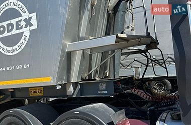 Тягач Freightliner FLD 2003 в Ровно