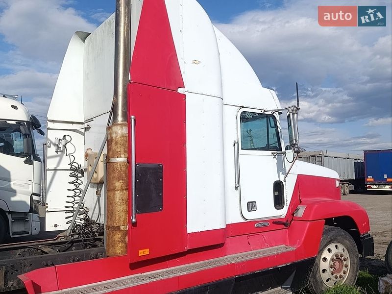 Тягач Freightliner FLD 2001 в Ровно