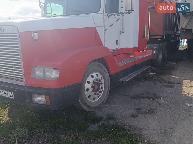 Тягач Freightliner FLD 2001 в Ровно