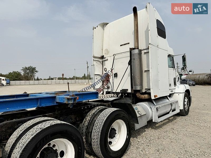 Тягач Freightliner FLD 2001 в Одессе