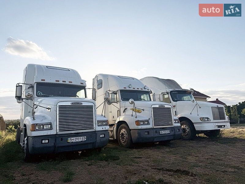Тягач Freightliner FLD 2001 в Одессе