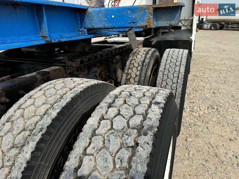 Тягач Freightliner FLD 2001 в Одессе