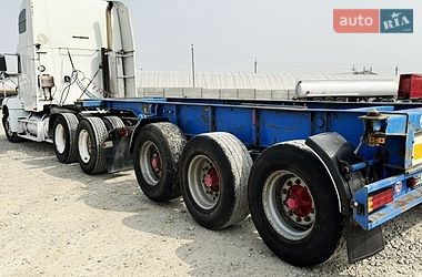 Тягач Freightliner FLD 2001 в Одессе