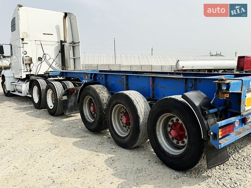 Тягач Freightliner FLD 2001 в Одессе