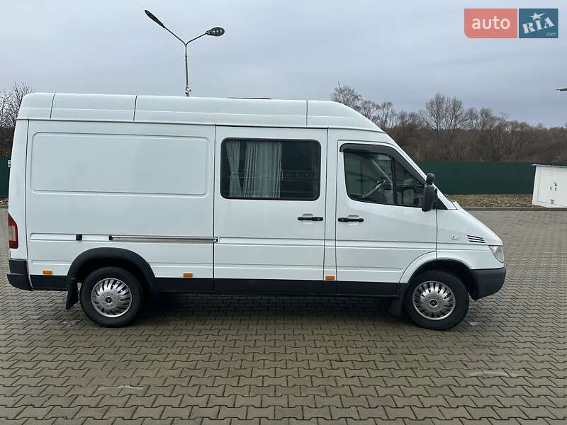 Грузопассажирский фургон Freightliner Sprinter 2005 в Калуше