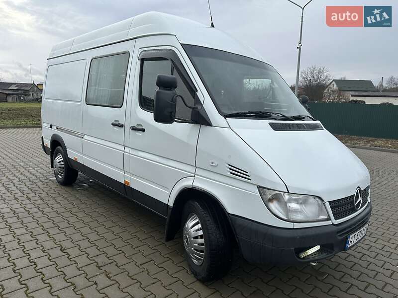 Грузопассажирский фургон Freightliner Sprinter 2005 в Калуше