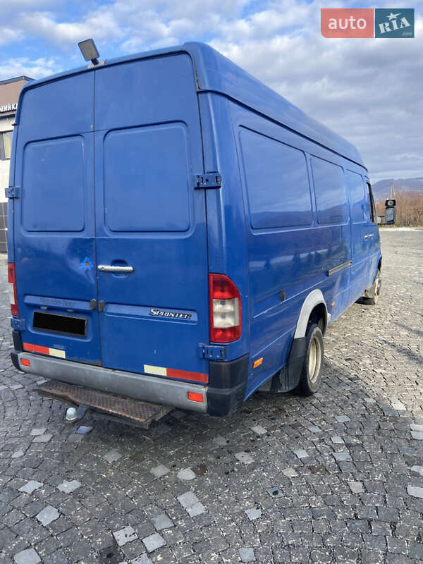 Грузовой фургон Freightliner Sprinter 2003 в Иршаве