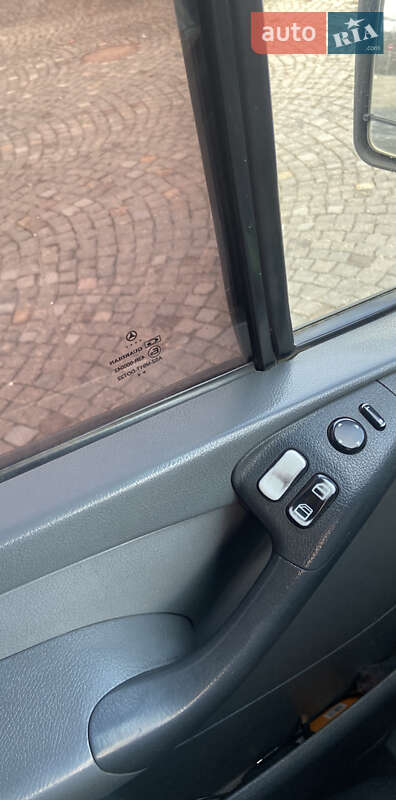 Грузовой фургон Freightliner Sprinter 2003 в Иршаве