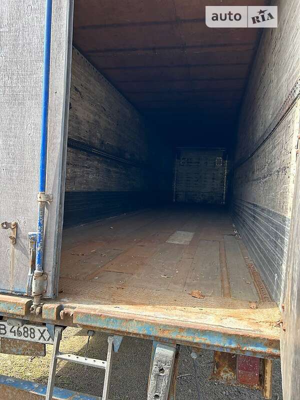 Изотермическая будка Fruehauf 01Y 1995 в Чернухах