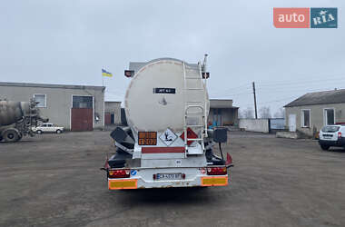 Цистерна Fruehauf BPV 2008 в Теофиполе