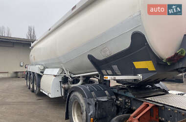 Цистерна Fruehauf BPV 2008 в Теофиполе