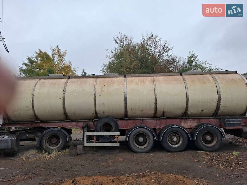 Цистерна напівпричіп Fruehauf BPV 1995 в Запоріжжі