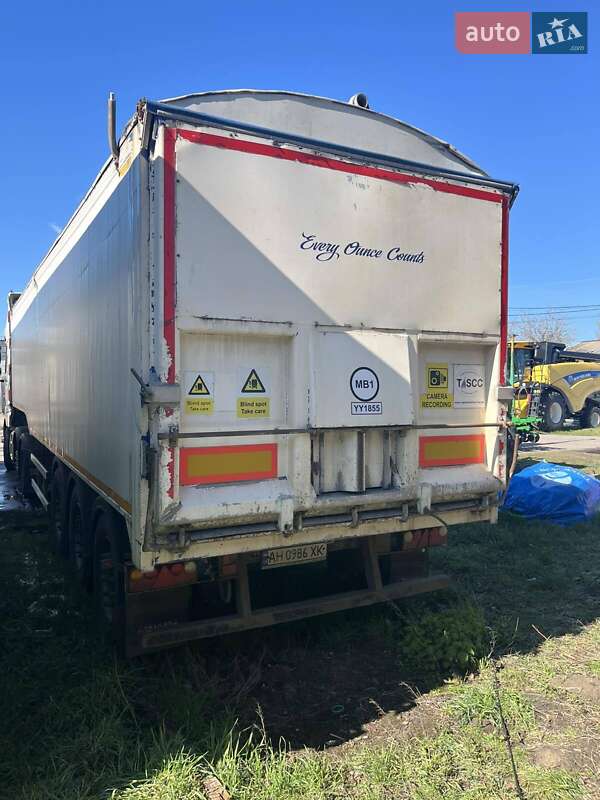 Самоскид напівпричіп Fruehauf D33C 2004 в Дніпрі