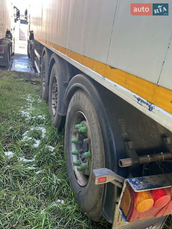 Самоскид напівпричіп Fruehauf D33C 2004 в Дніпрі