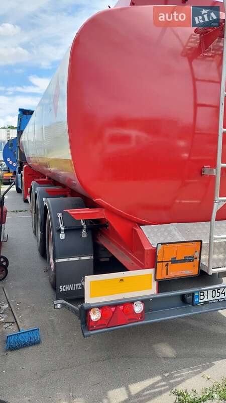 Цистерна полуприцеп Fruehauf DJD SA3 1994 в Белой Церкви