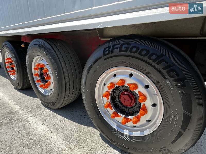 Самосвал полуприцеп Fruehauf LTD/WAD 2004 в Львове