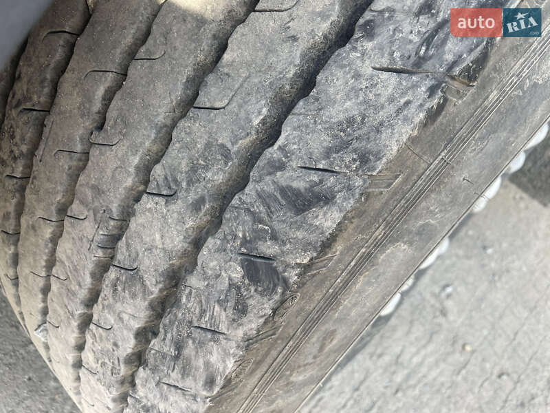 Тентований борт (штора) - напівпричіп Fruehauf SAF 2008 в Мукачевому