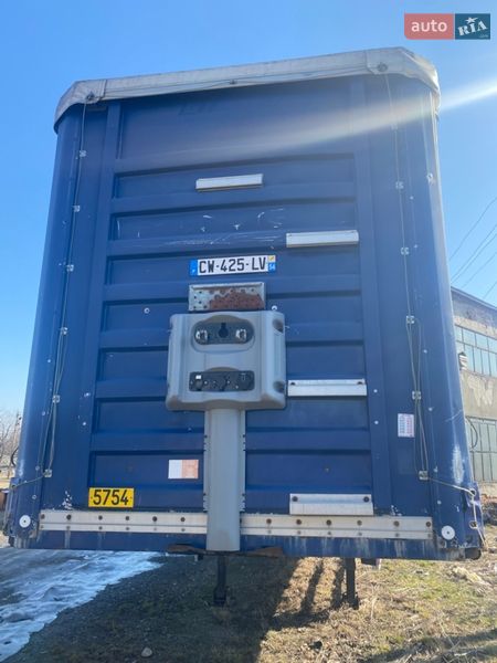 Фургон полуприцеп Fruehauf SMB 2004 в Черновцах