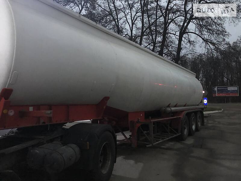 Цистерна напівпричіп Fruehauf T34 1990 в Запоріжжі