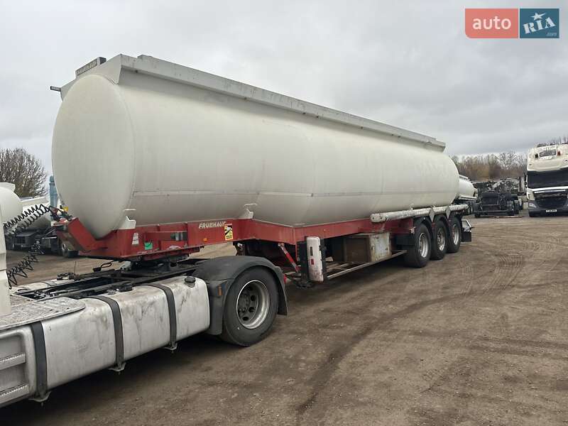 Цистерна напівпричіп Fruehauf T34 1998 в Черкасах