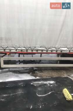 Бортовой полуприцеп Fruehauf T34 1999 в 