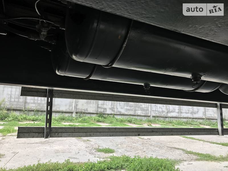 Тентованный борт (штора) - полуприцеп Fruehauf TF34 1998 в Киеве