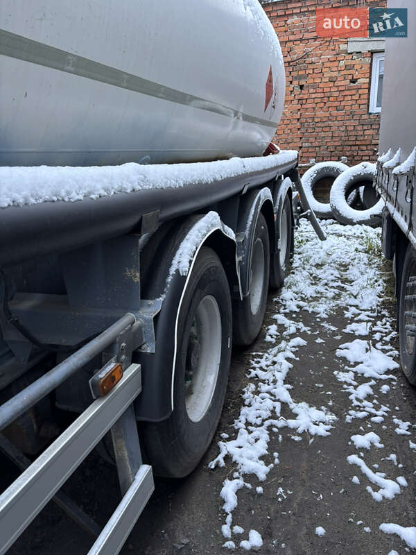 Цистерна полуприцеп Fruehauf TF34 1997 в Луцке