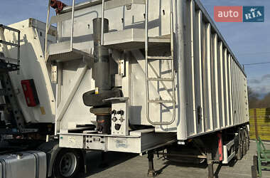 Самоскид напівпричіп Fruehauf TF34C1 2007 в Теребовлі