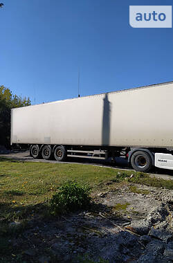 Изотермическая будка Fruehauf TX 34 2007 в Львове