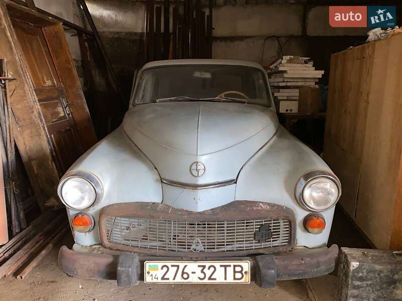 Седан FSO Warszawa 1971 в Львові