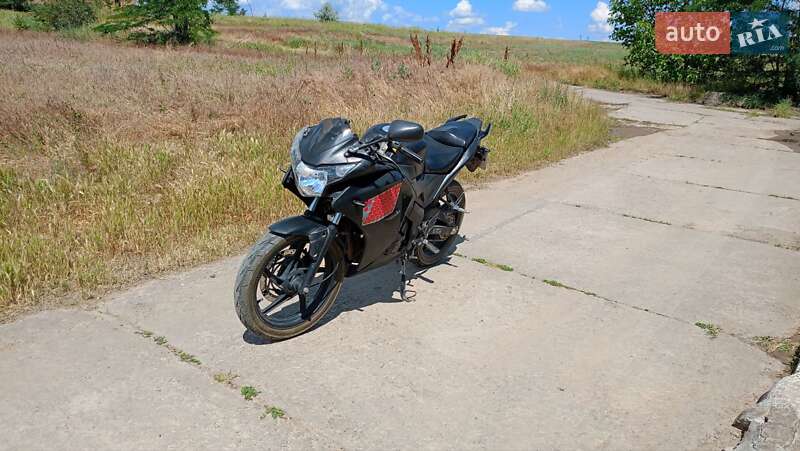 Спортбайк G-max Racer 2014 в 