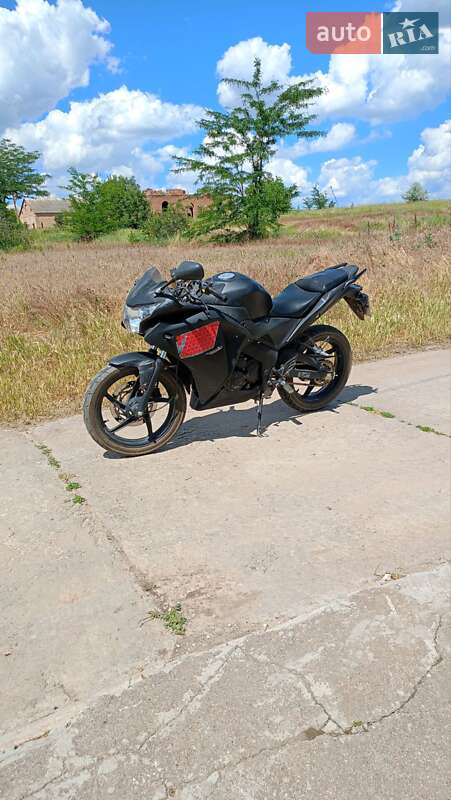 Спортбайк G-max Racer 2014 в Днепре