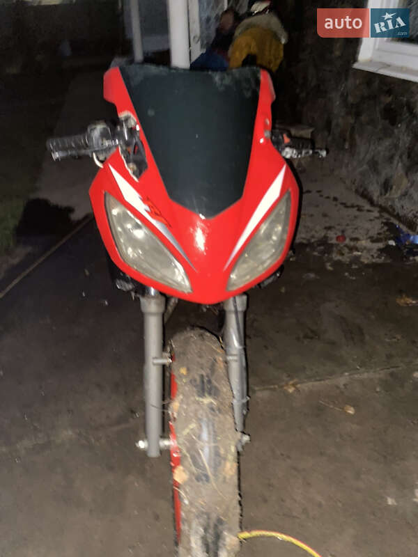 Макси-скутер G-max Racer 2012 в Бурштыне фото 2 Макси-скутер G-max Racer 2012 в Бурштыне