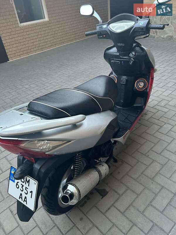 Максі-скутер G-max Volcan 2013 в Охтирці