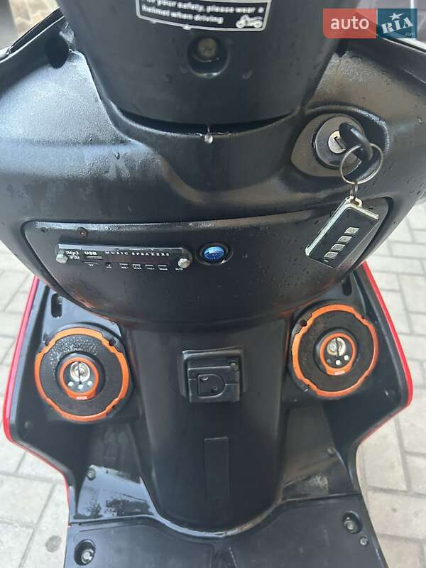 Максі-скутер G-max Volcan 2013 в Охтирці