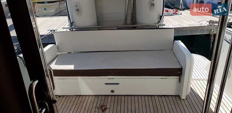 Моторная яхта Galeon 380 2018 в Киеве фото 4 Моторная яхта Galeon 380 2018 в Киеве
