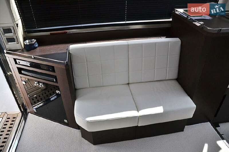 Моторная яхта Galeon 430 2012 в Киеве