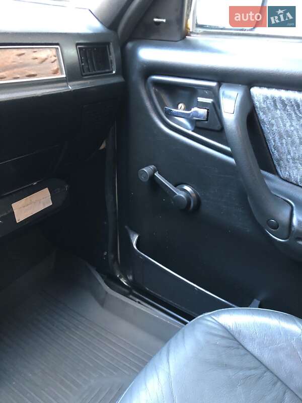 Седан ГАЗ 24-10 Волга 1989 в Києві