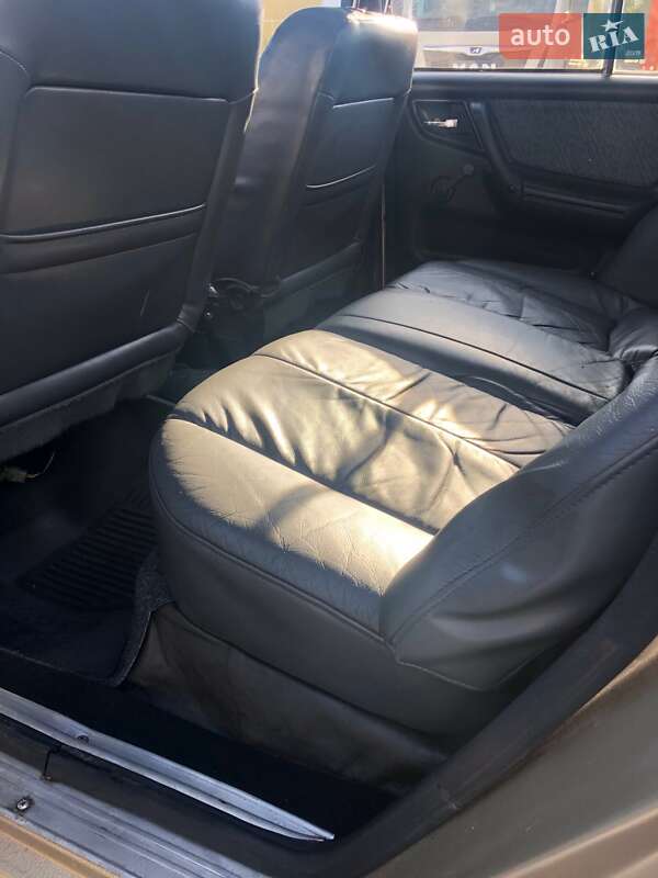 Седан ГАЗ 24-10 Волга 1989 в Києві