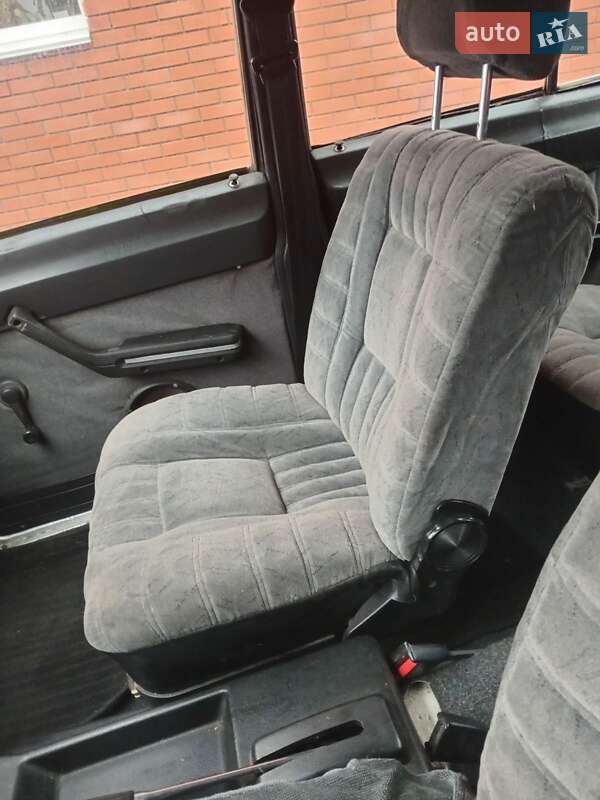 Седан ГАЗ 24-10 Волга 1990 в Нових Петрівцях